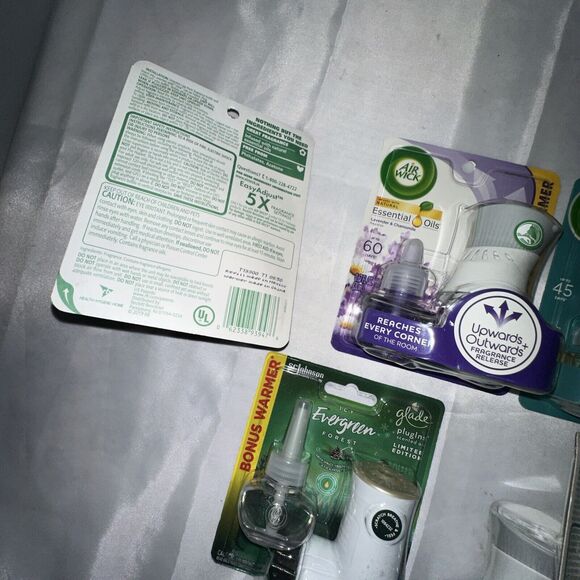 NEW Air Wick/GLADE 5 Plug ins & 5 Scented Oils Fresh Linen, Lavender, Evergreen - Picture 5 of 5